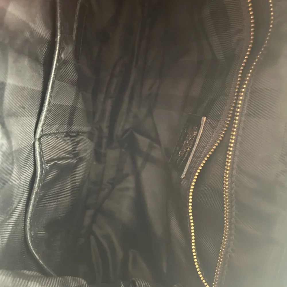 Burberry Black Quilted Leather Shoulder Bag - Picture 2 of 4